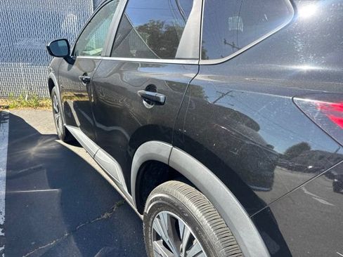 Certified 2023 Nissan Rogue SV FWD image 3