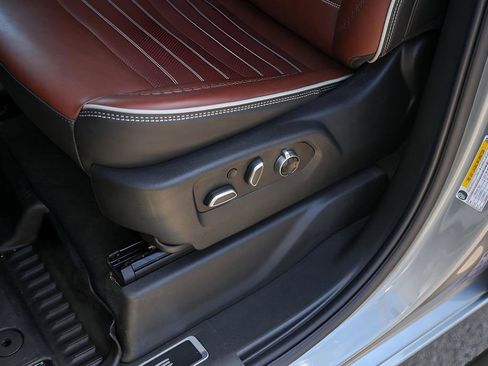 Used 2025 GMC Sierra 1500 Denali Ultimate image 8