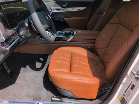 Used 2026 BMW i7 xDrive60 w/ Executive Package AWD/4WD image 17