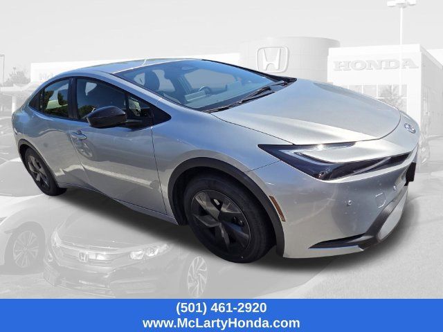 Used 2026 Toyota Prius LE FWD image 5