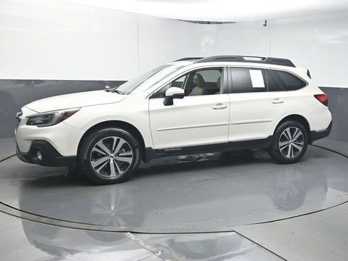 Used 2018 Subaru Outback 2.5i Limited AWD/4WD image 4