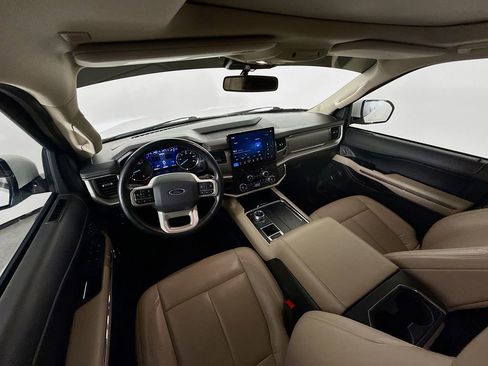 Used 2022 Ford Expedition XLT image 24