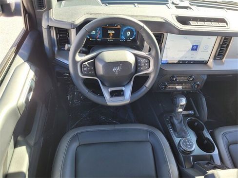 New 2025 Ford Bronco Outer Banks w/ Sasquatch Package image 6