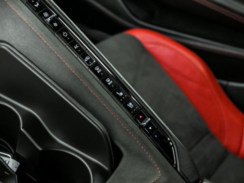 Used 2020 Chevrolet Corvette Stingray Premium Cpe w/ 3LT Preferred Equipment Group image 36