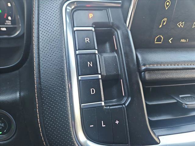 Used 2024 GMC Yukon AT4 w/ Technology Package AWD/4WD image 13