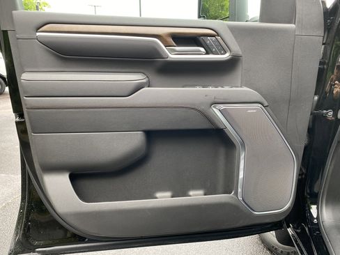 Used 2025 Chevrolet Silverado 2500 High Country w/ High Country Premium Package AWD/4WD image 16