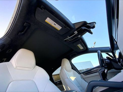 Used 2022 Porsche Cayenne GTS image 13