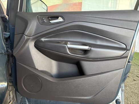 Used 2019 Ford Escape SEL AWD/4WD image 16