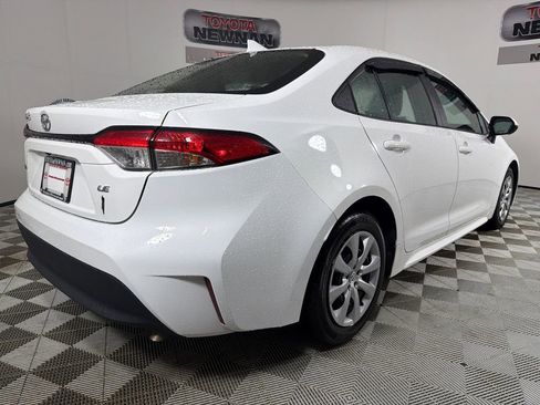Used 2023 Toyota Corolla LE FWD image 3
