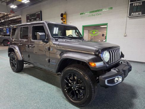Used 2025 Jeep Wrangler Sahara w/ Safety Group image 4