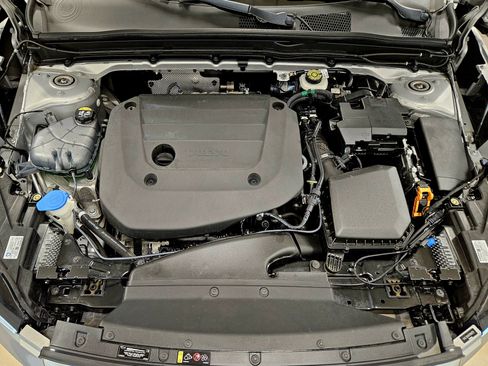 Used 2023 Volvo XC40 B5 Ultimate image 37