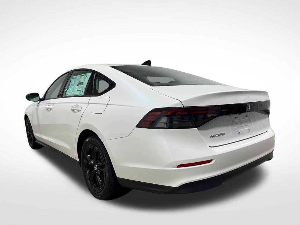 Used 2025 Honda Accord SE image 3
