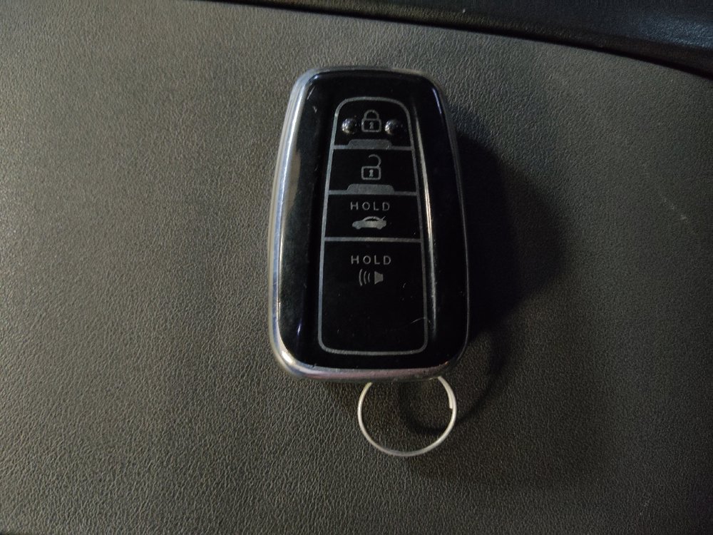 Used 2021 Toyota Highlander XSE AWD/4WD image 32