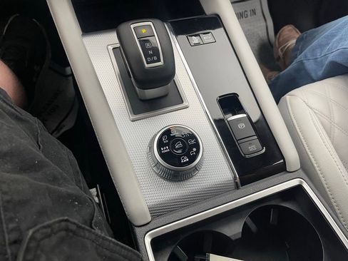 Used 2023 Mitsubishi Outlander SEL image 24