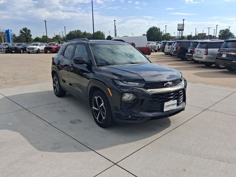 Used 2022 Chevrolet TrailBlazer RS w/ Technology Package FWD image 6