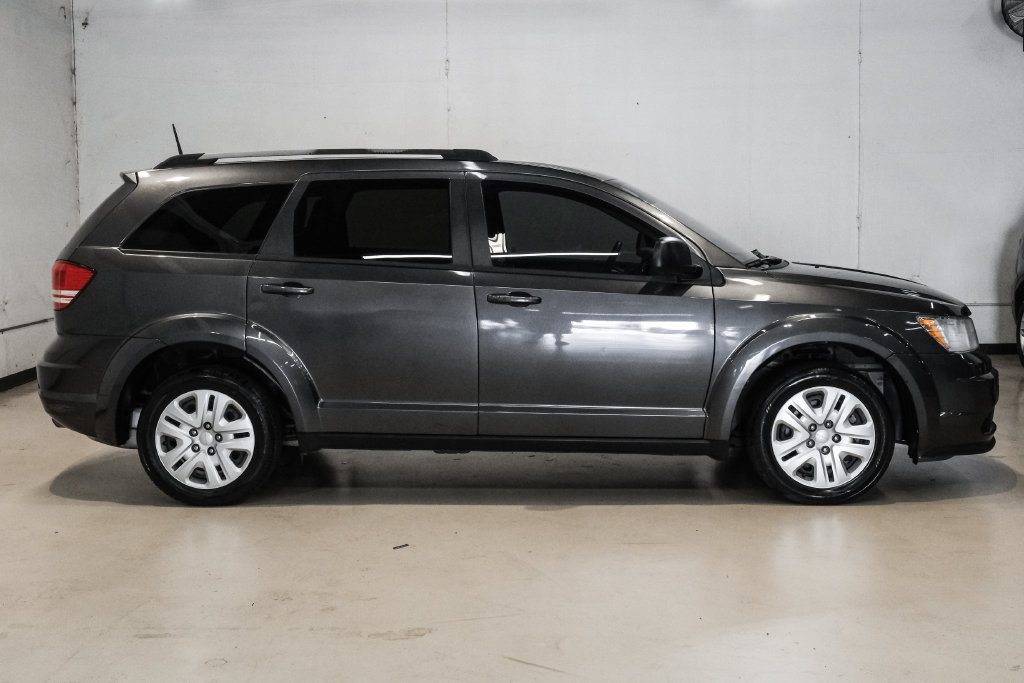 Used 2019 Dodge Journey SE FWD image 9