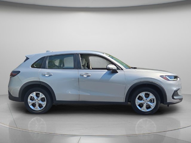 Used 2024 Honda HR-V LX image 9
