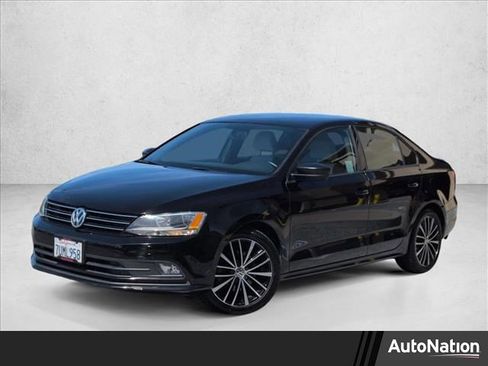 Used 2016 Volkswagen Jetta Sport image 1