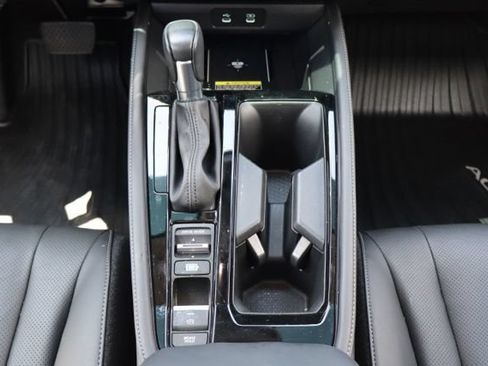 Used 2025 Honda Accord Touring image 11