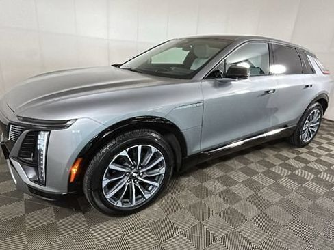 Used 2024 Cadillac Lyriq Sport AWD/4WD image 6