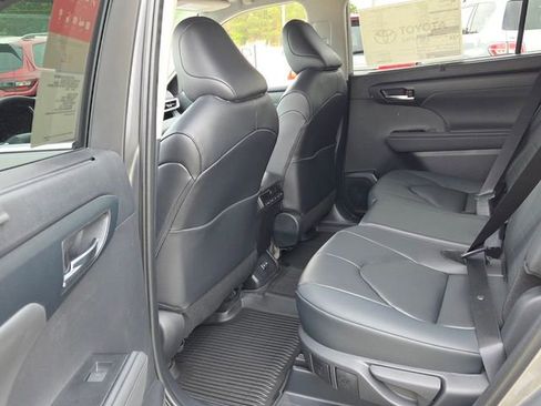 New 2026 Toyota Highlander XLE AWD/4WD image 7
