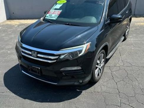 Used 2016 Honda Pilot Touring image 1
