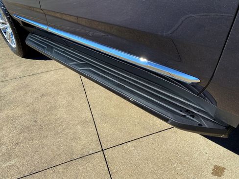 Used 2023 GMC Yukon SLT image 9