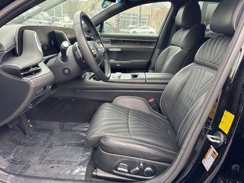 Used 2024 Genesis G90 3.5T AWD/4WD image 19