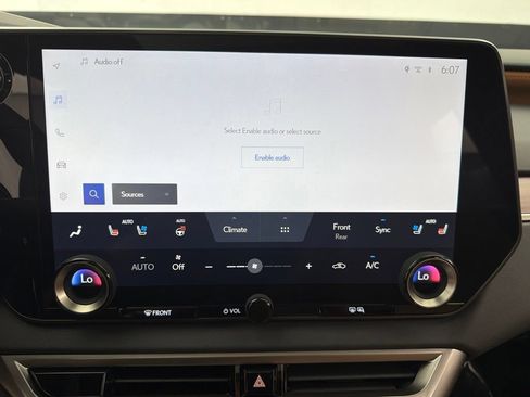 Used 2025 Lexus RX 350 Premium w/ Accessory Package AWD/4WD image 17