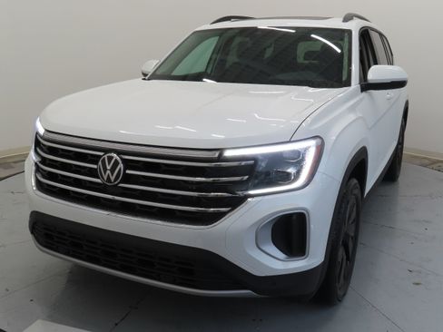 New 2026 Volkswagen Atlas SE image 5