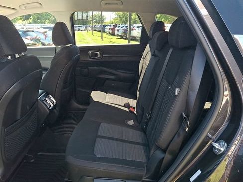 Used 2026 Kia Sorento LX FWD image 11