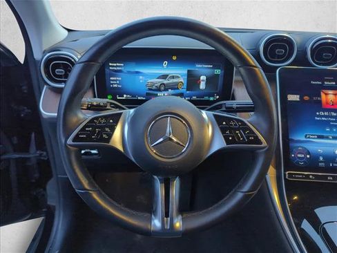 Used 2024 Mercedes-Benz GLC 300 4MATIC image 23