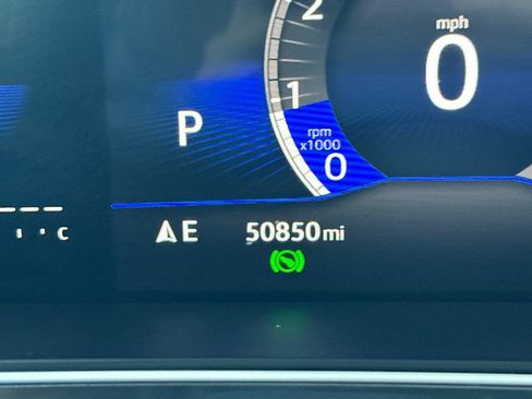 Certified 2023 Volkswagen Tiguan SE FWD image 28