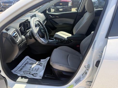 Used 2015 MAZDA MAZDA3 i Touring w/ Technology Package FWD image 11