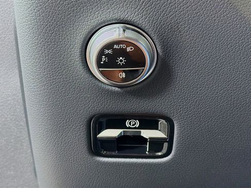 New 2026 Mercedes-Benz GLC 300 4MATIC image 11