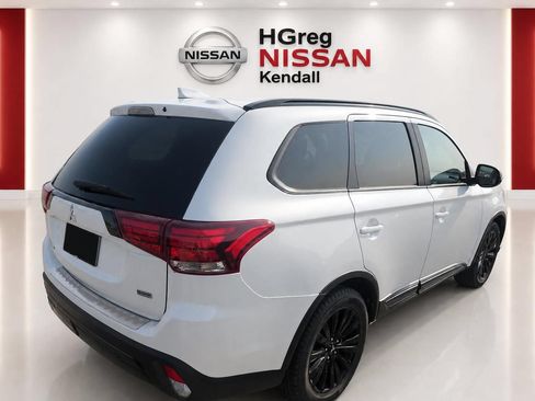 Used 2020 Mitsubishi Outlander SE FWD image 4