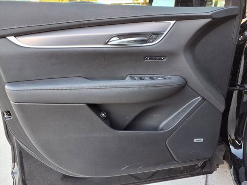 Certified 2024 Cadillac XT6 Luxury image 14