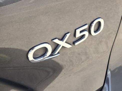 Used 2022 INFINITI QX50 Luxe w/ Appearance Package FWD image 7