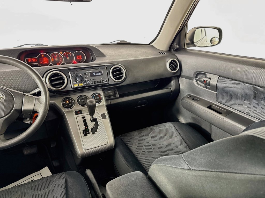 Used 2012 Scion xB FWD image 24