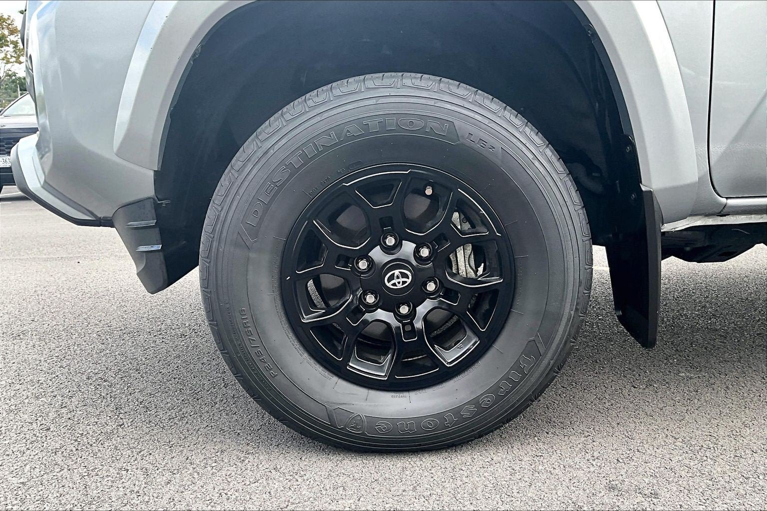 Used 2022 Toyota Tacoma SR5 AWD/4WD image 9