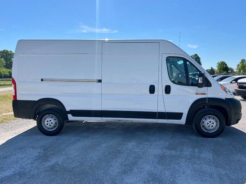Used 2021 RAM ProMaster 2500 FWD image 1