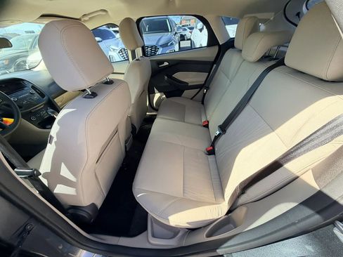 Used 2017 Ford Focus SE FWD image 22