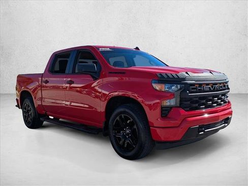 Used 2024 Chevrolet Silverado 1500 Custom image 3