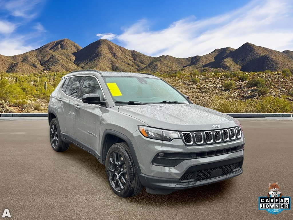 Used 2023 Jeep Compass Latitude w/ Sun and Sound Group AWD/4WD image 5