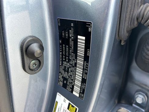 Used 2024 Toyota Corolla Cross XSE image 10