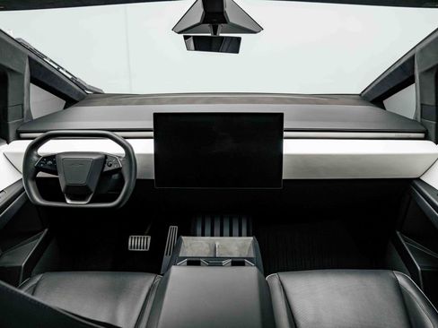 Used 2024 Tesla Cybertruck AWD Crew Cab image 28