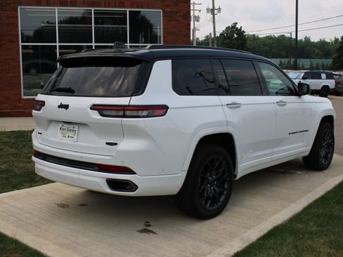 Used 2025 Jeep Grand Cherokee L Summit AWD/4WD image 41