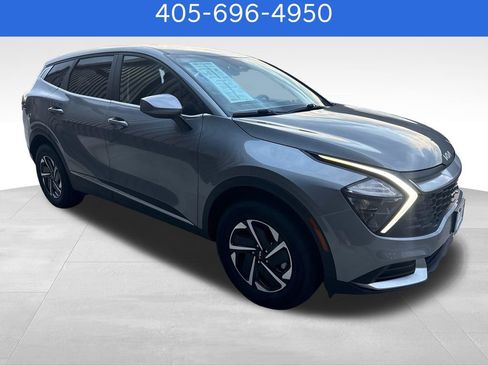 Used 2023 Kia Sportage LX AWD/4WD image 7