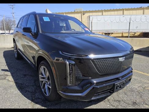 Used 2026 Cadillac Vistiq Sport w/ LPO, Floor Liner Package image 6