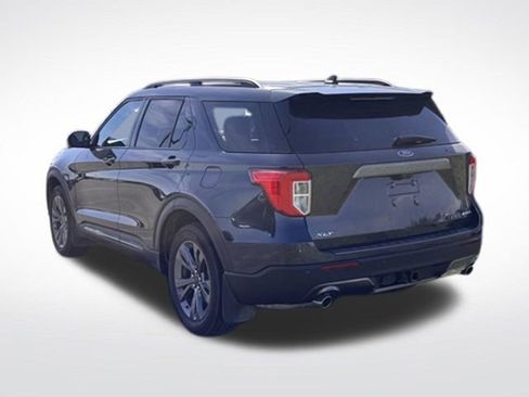 Used 2023 Ford Explorer XLT w/ Equipment Group 202A AWD/4WD image 13